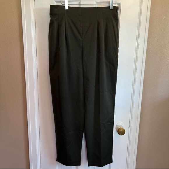 Briggs Olive Green pleated dress pants - Picture 5 of 10